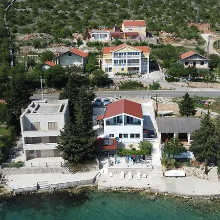Apartment Luka 1 Sibuljina