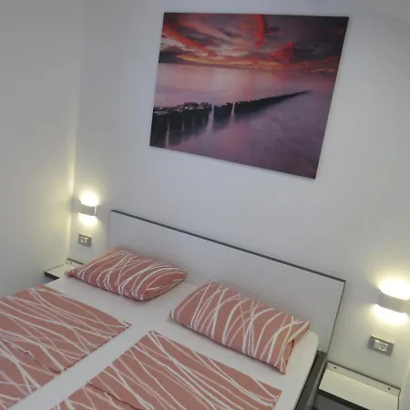 Apartment Luka 1 *
